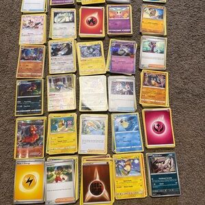 Moving Sale Pokemon Cards Lot Of 585 Mixed Cards Energy Trainers Basics